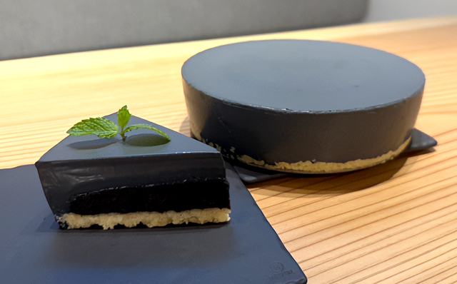 あんこレアチーズケーキ〜黒胡麻〜